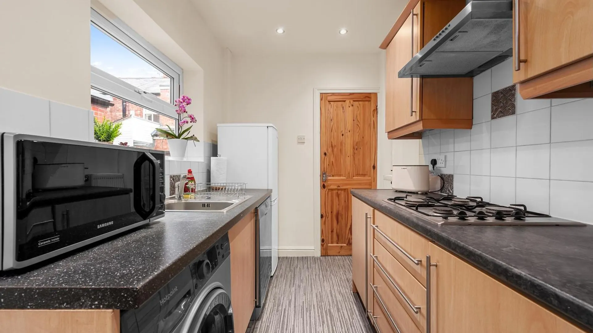 Cosy Well-Connected 3-Bed House Villa Sale Holiday home
