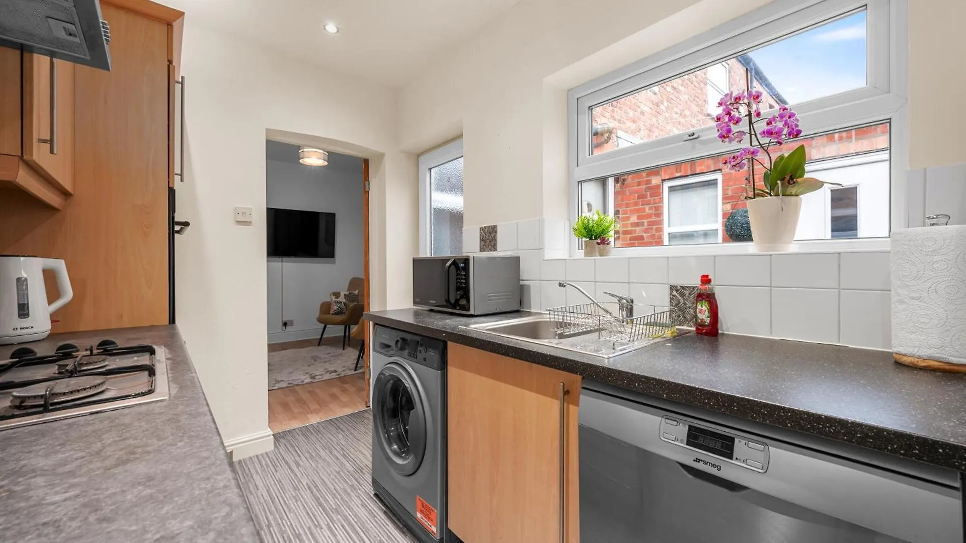 Cosy Well-Connected 3-Bed House Villa Sale