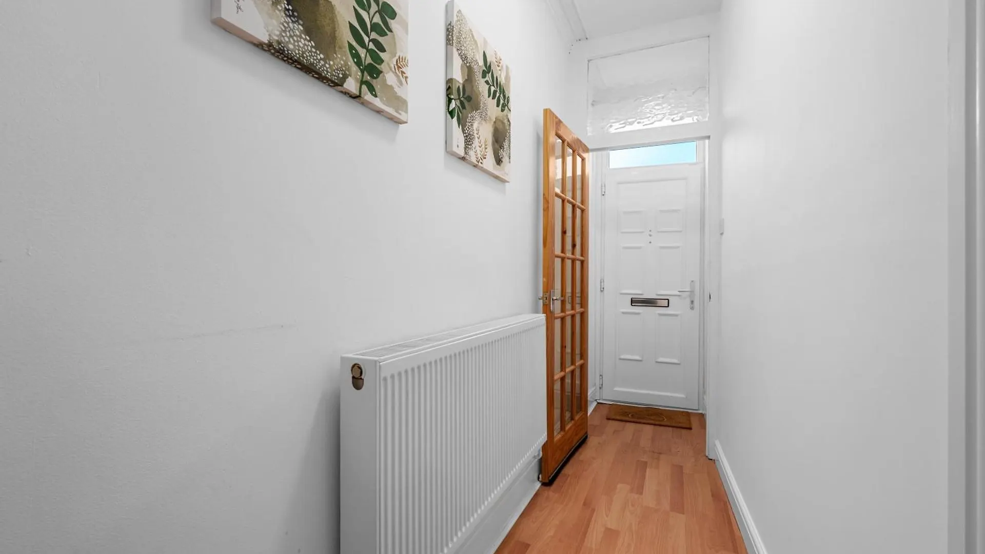 Cosy Well-Connected 3-Bed House Villa Sale 0*,  United Kingdom