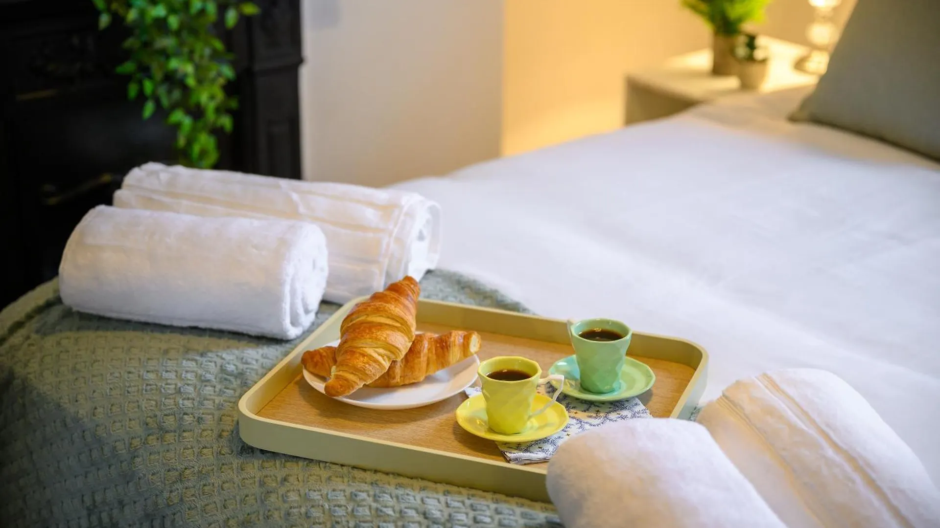 Cosy Well-Connected 3-Bed House Villa Sale 0*,  United Kingdom