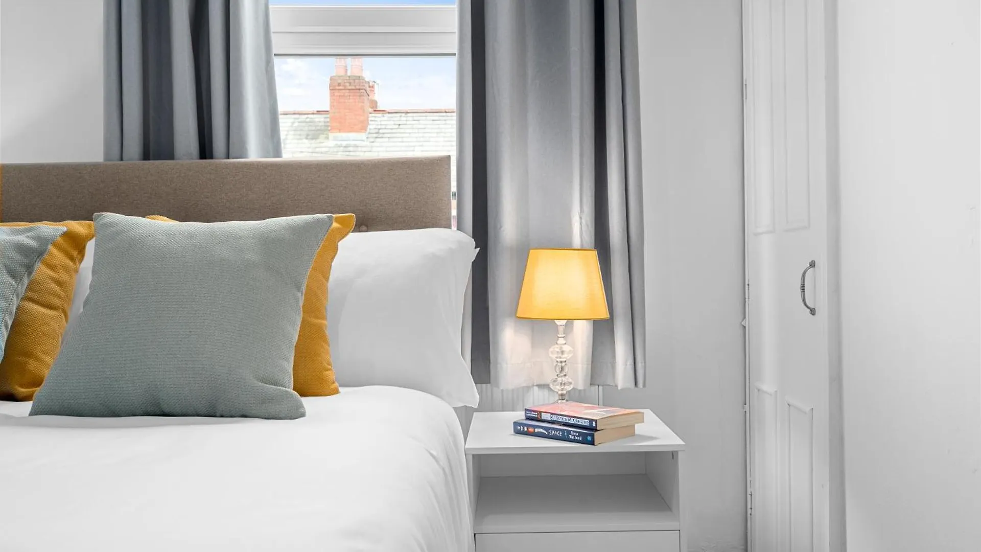 Cosy Well-Connected 3-Bed House Villa Sale United Kingdom